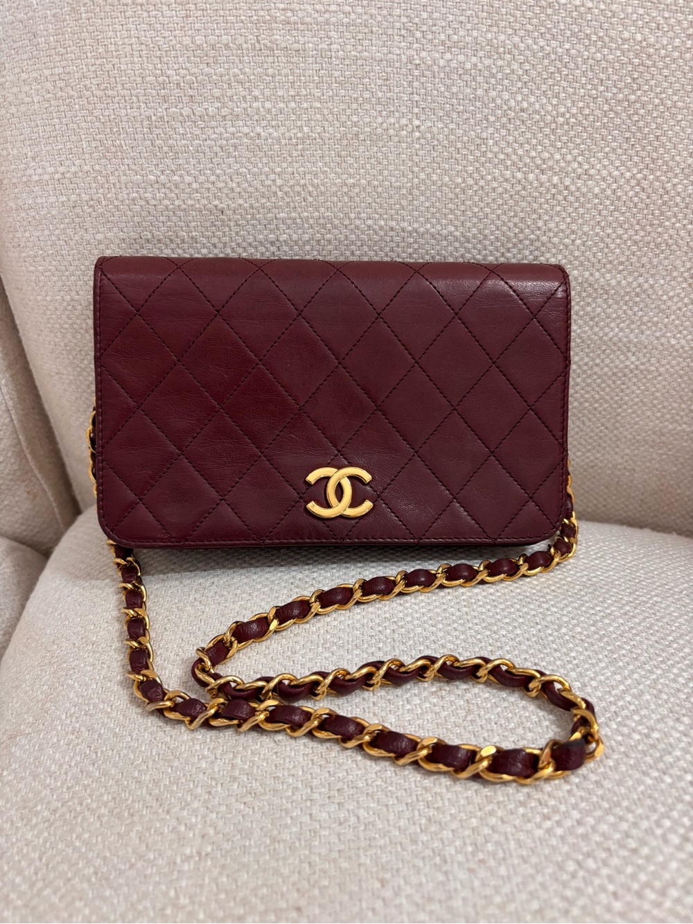 Authentic CHANEL burgundy lambskin single flap classic shoulder bag 24k gold